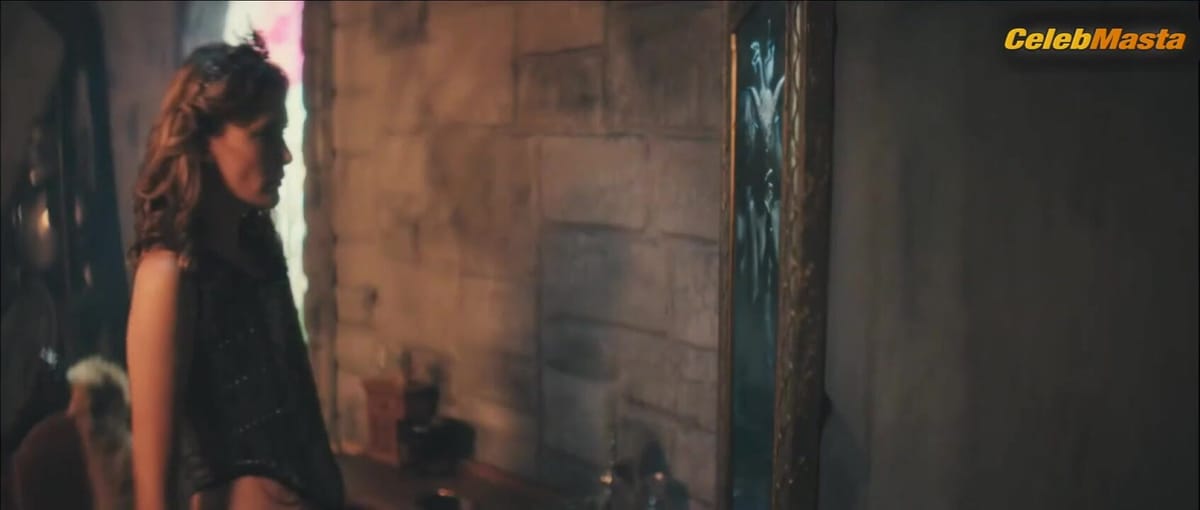 Laura Hunter in The Death Of Snow White