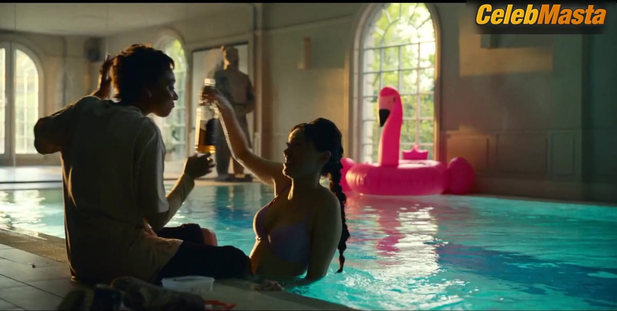 Niamh Mccormack nude/sexy scene in Everything Now