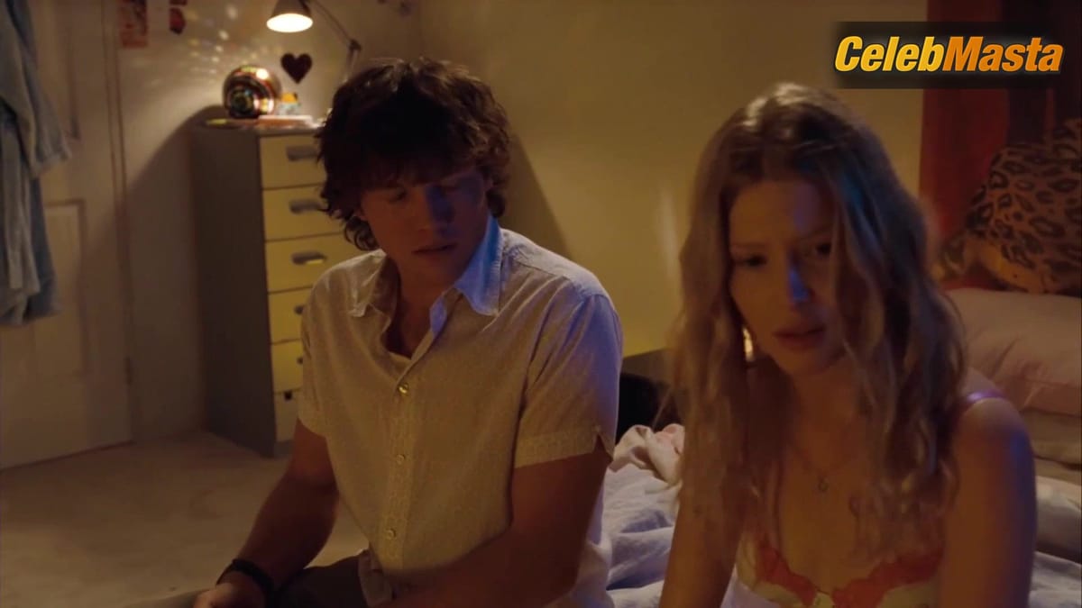Emma Booth nude/sexy scene in Clubland