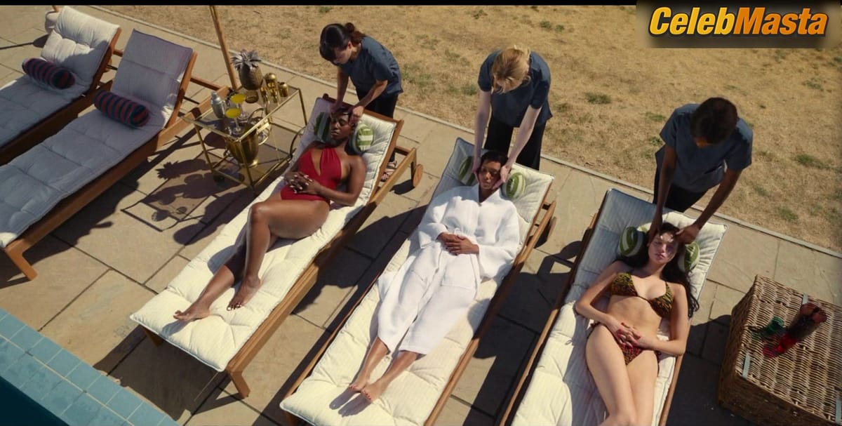 Niamh Mccormack nude/sexy scene in Everything Now