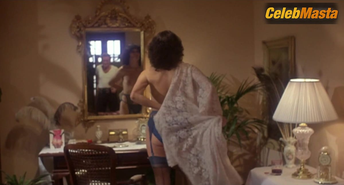 Martine Beswick in The Happy Hooker Goes Hollywood