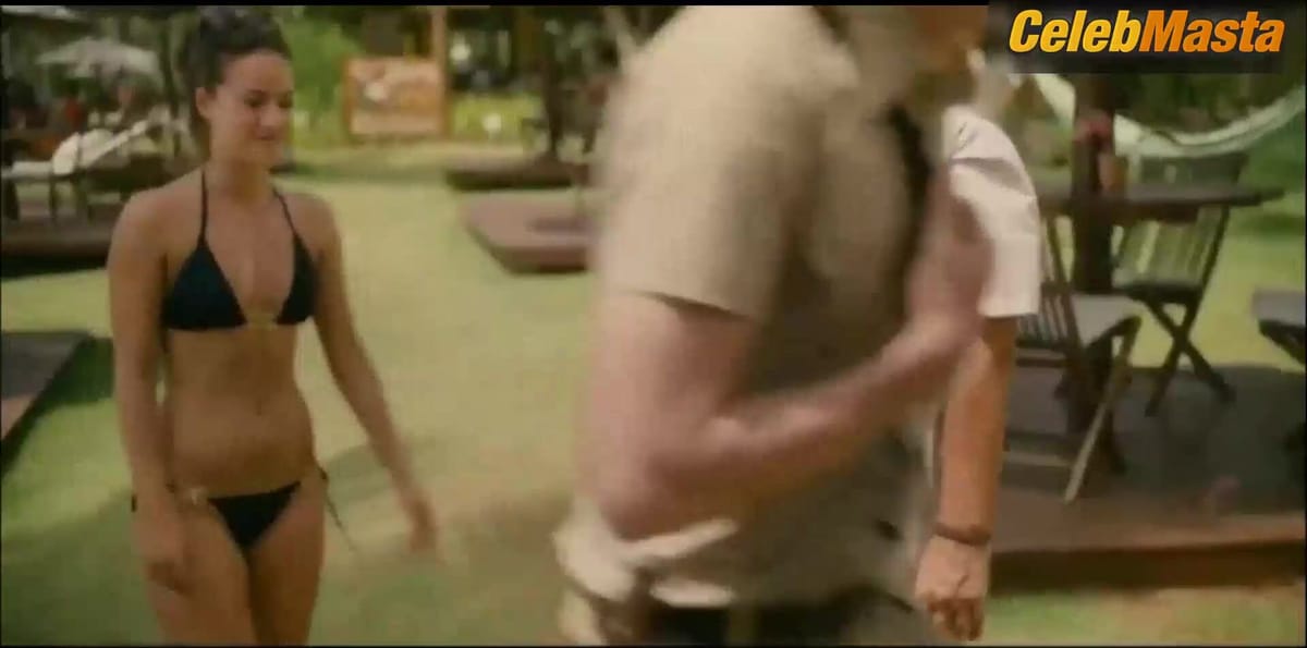 Alice David in Babysitting 2