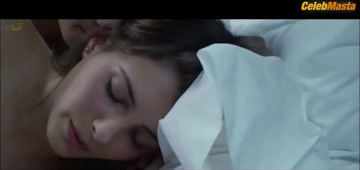 Andrea Duro in Pasaje Al Amanecer