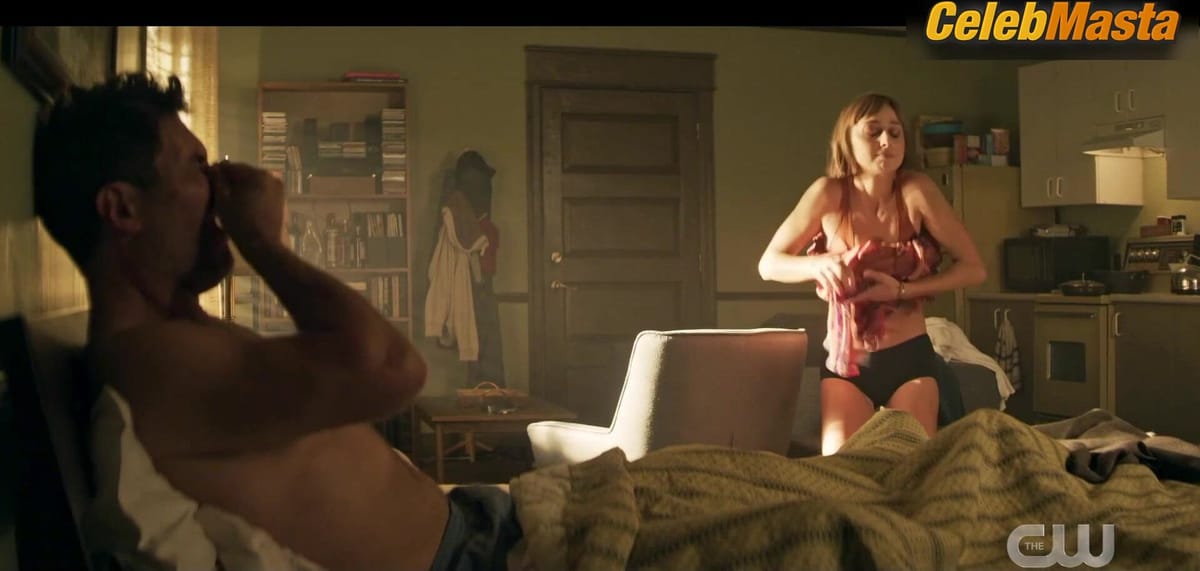Sofia Hasmik nude/sexy scene in Superman & Lois