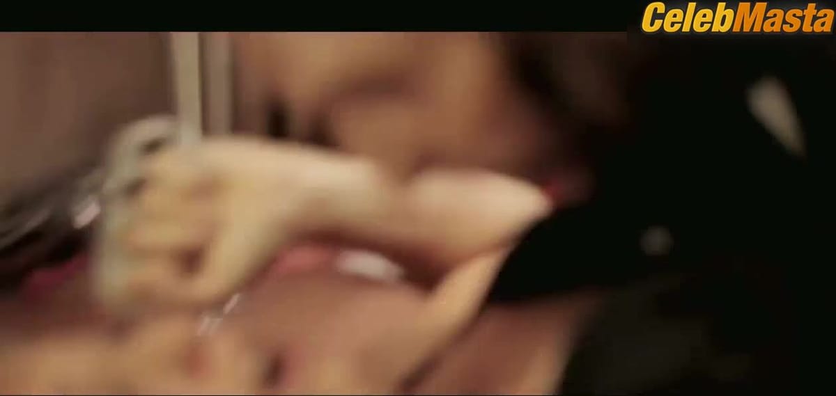 Coralie Rose in Strippers Vs Werewolves