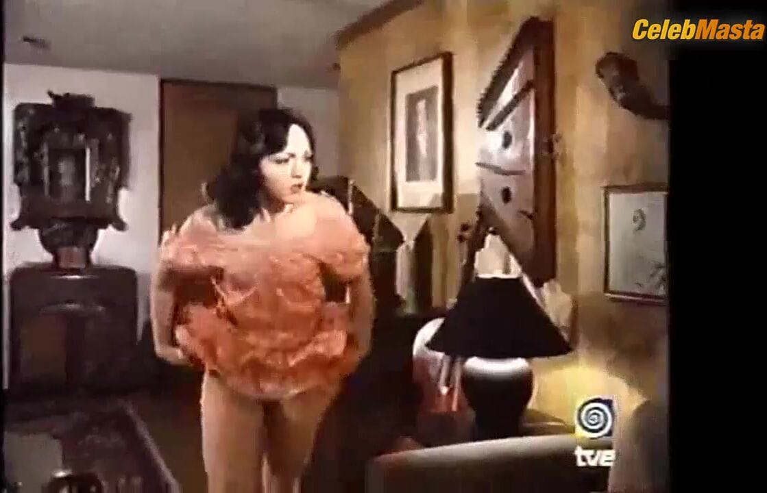 Claudia Guzman in Terror Y Encajes Negros