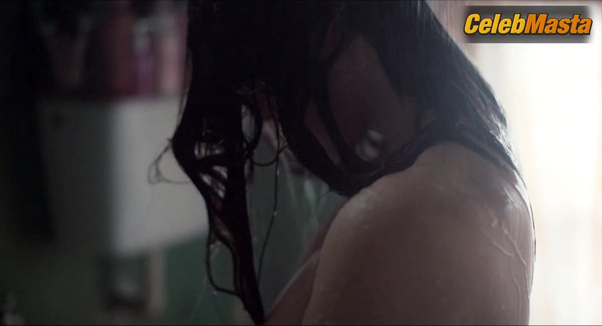 Lux Pascal nude/sexy scene in Queen Of Coal
