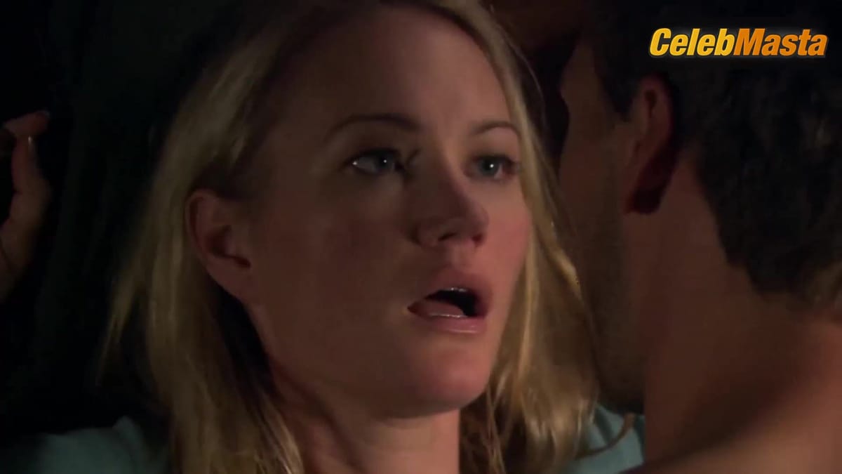 Sarah Wynter in Abducted Fugitive For Love