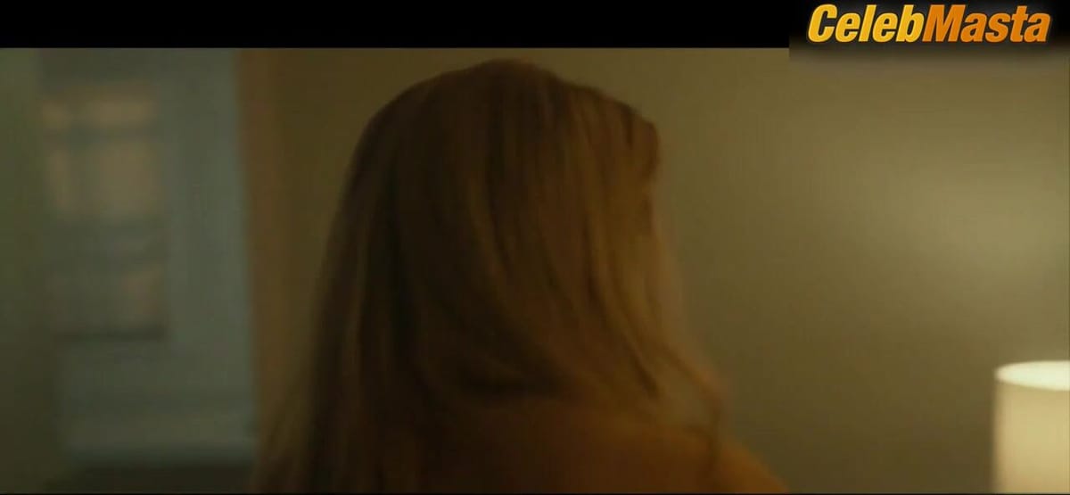 Sarah Minnich in Shot Caller