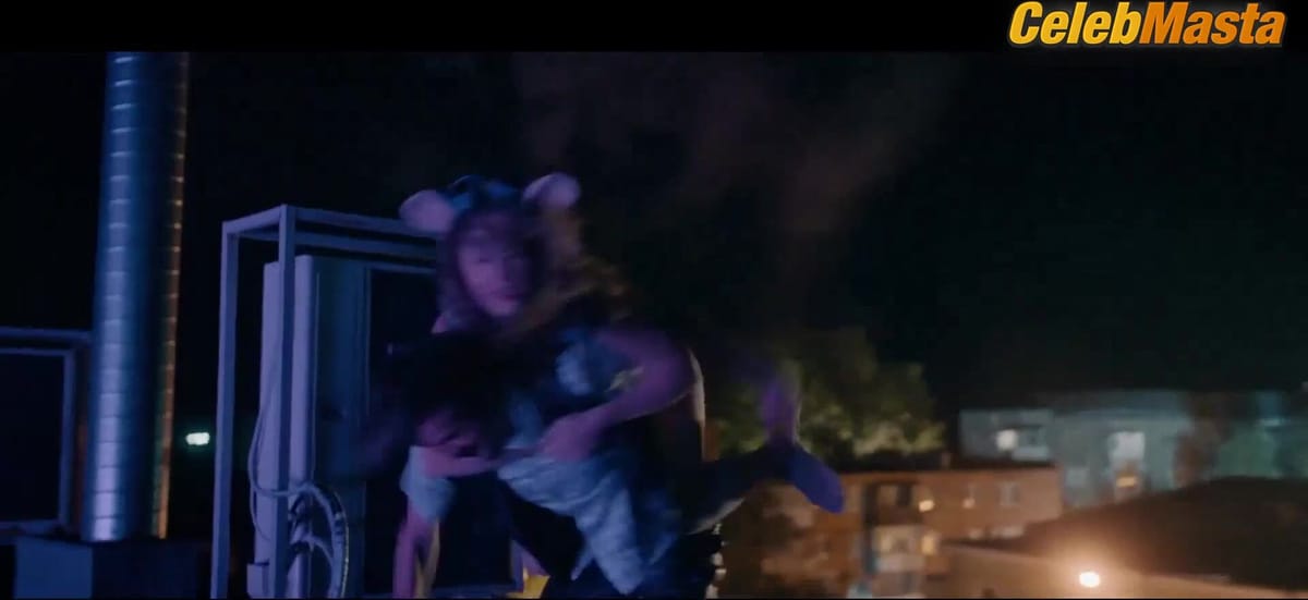 Aglaya Tarasova in Topolinyy Pukh