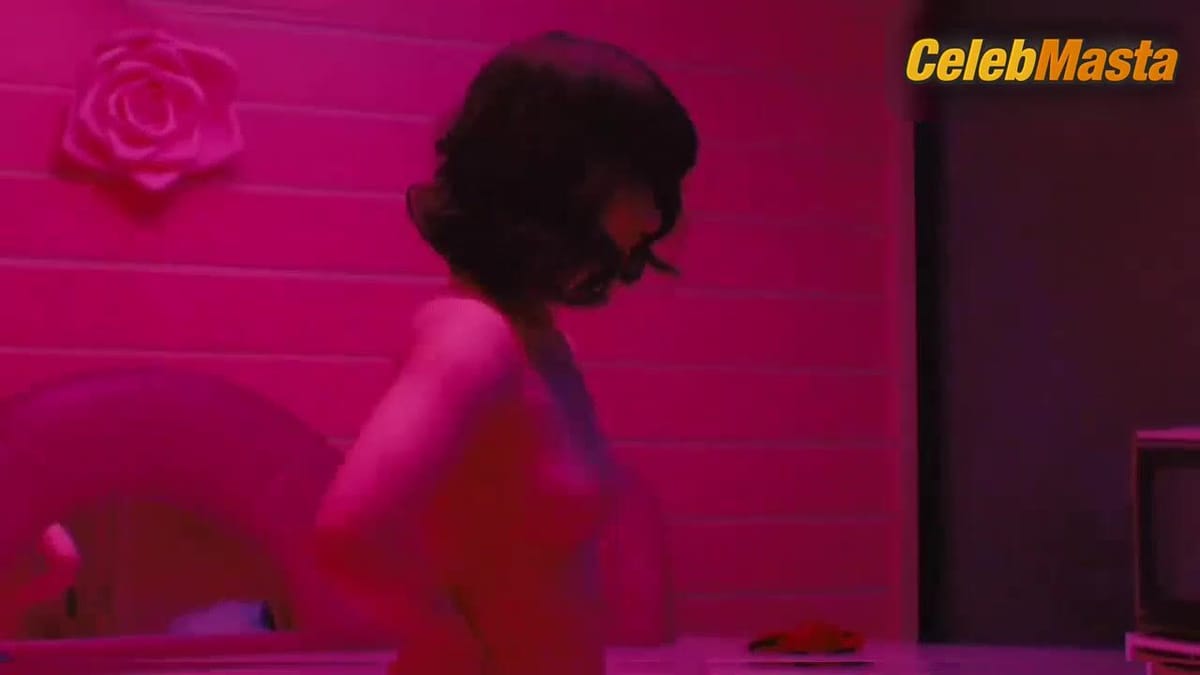 Toko Miura nude/sexy scene in Dynamite Graffiti