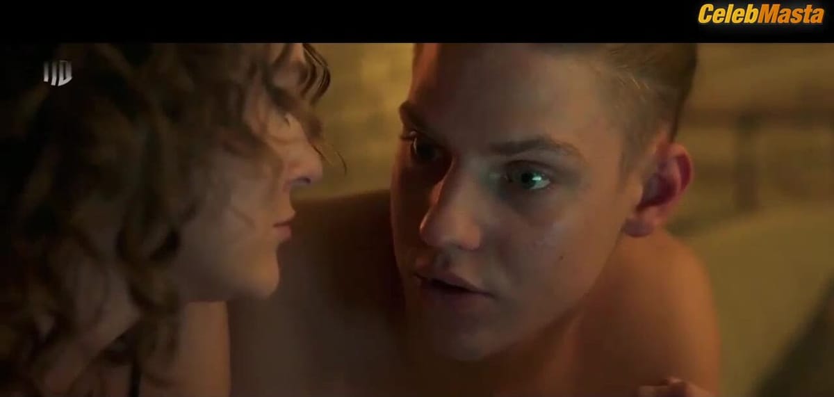 Aglaya Tarasova nude/sexy scene in Besprintsipnye