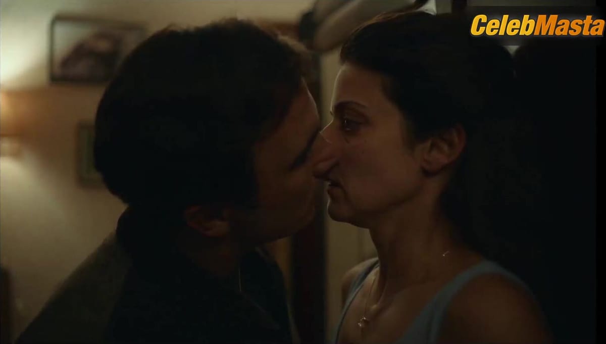 Barbara Ronchi in Familia (2019)