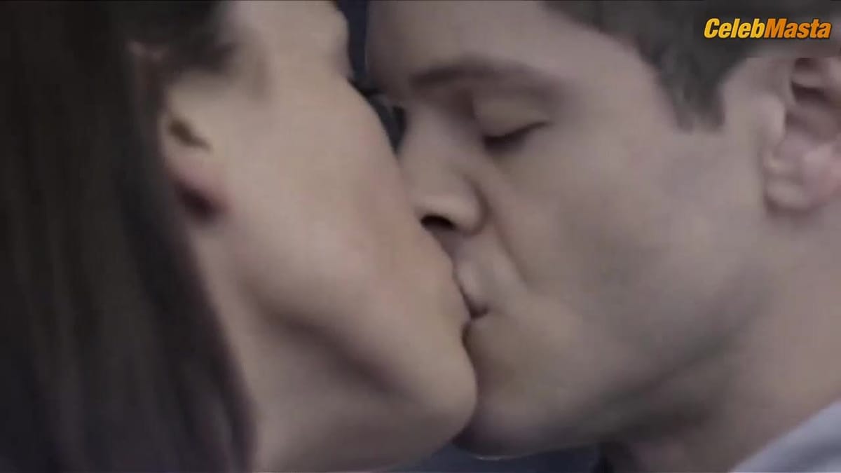 Alex Reid nude/sexy scene in Misfits