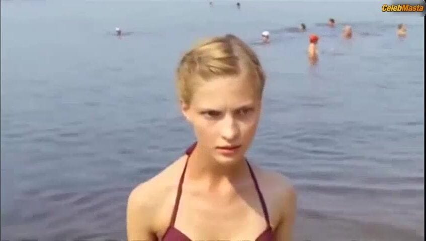 Svetlana Ivanova nude/sexy scene in Klassnyye Muzhiki