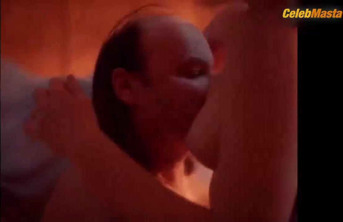 Agata Buzek in Erotica