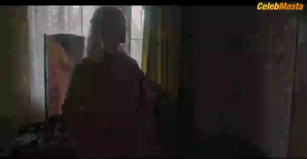 Agata Buzek nude/sexy scene in Dark, Almost Night