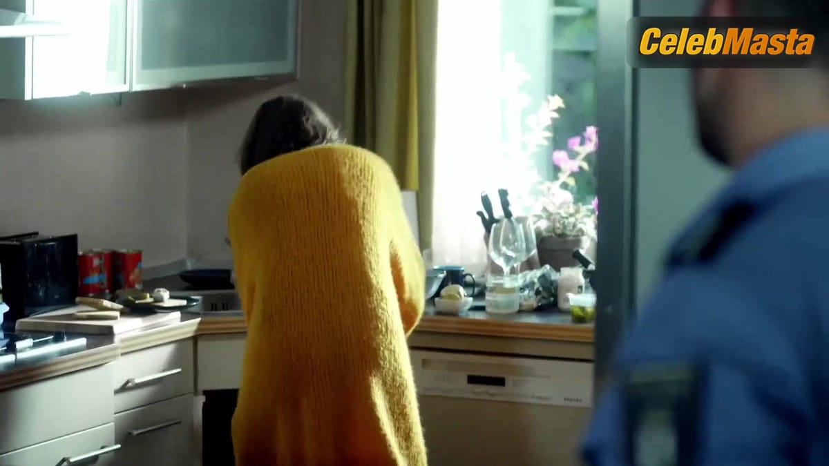 Christiane Paul in 8 Days (2019)