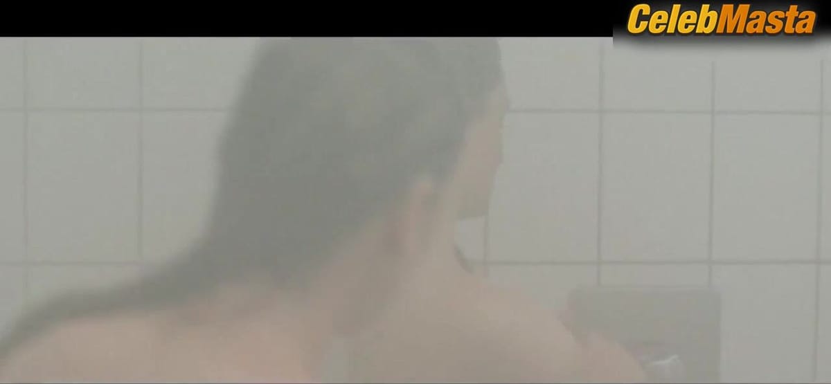 Julia Jentsch nude/sexy scene in 24 Weeks