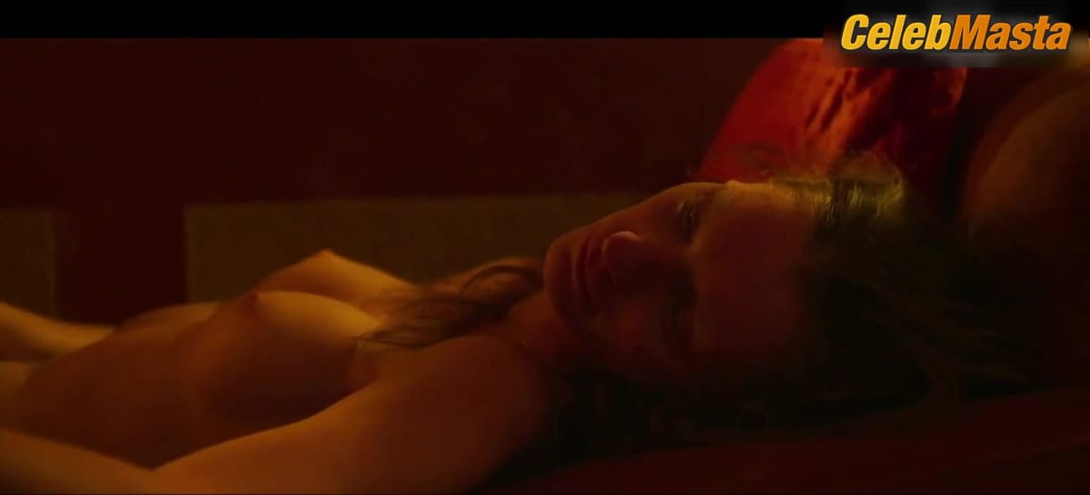 Agata Buzek nude/sexy scene in A Coach's Daughter