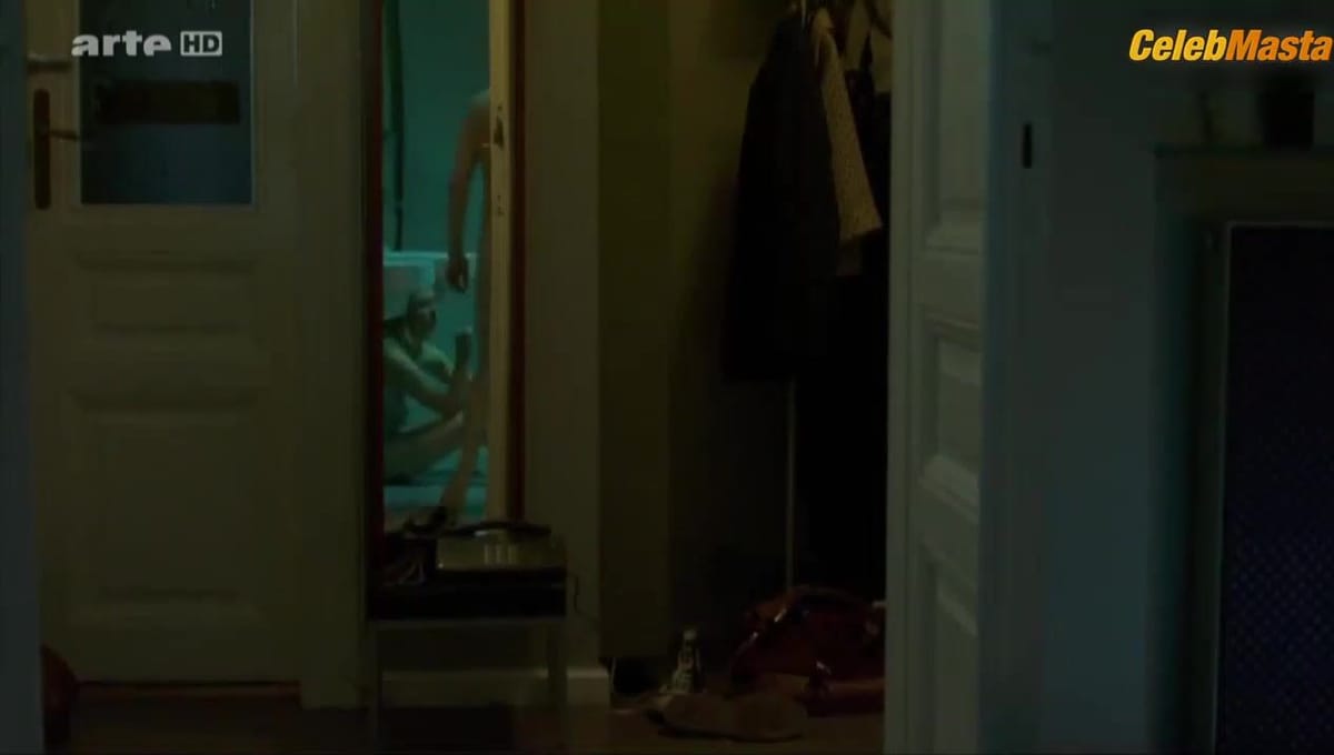 Julia Jentsch in 33 Scenes From Life