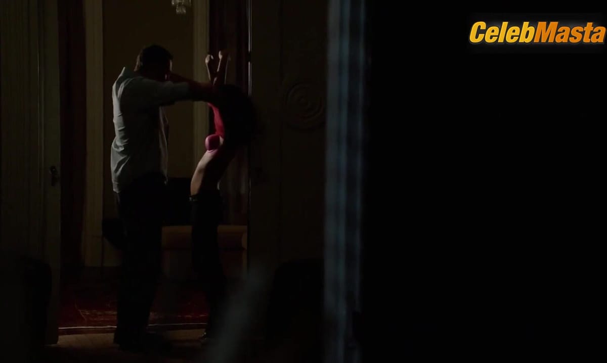 Teri Wyble nude/sexy scene in Ricochet