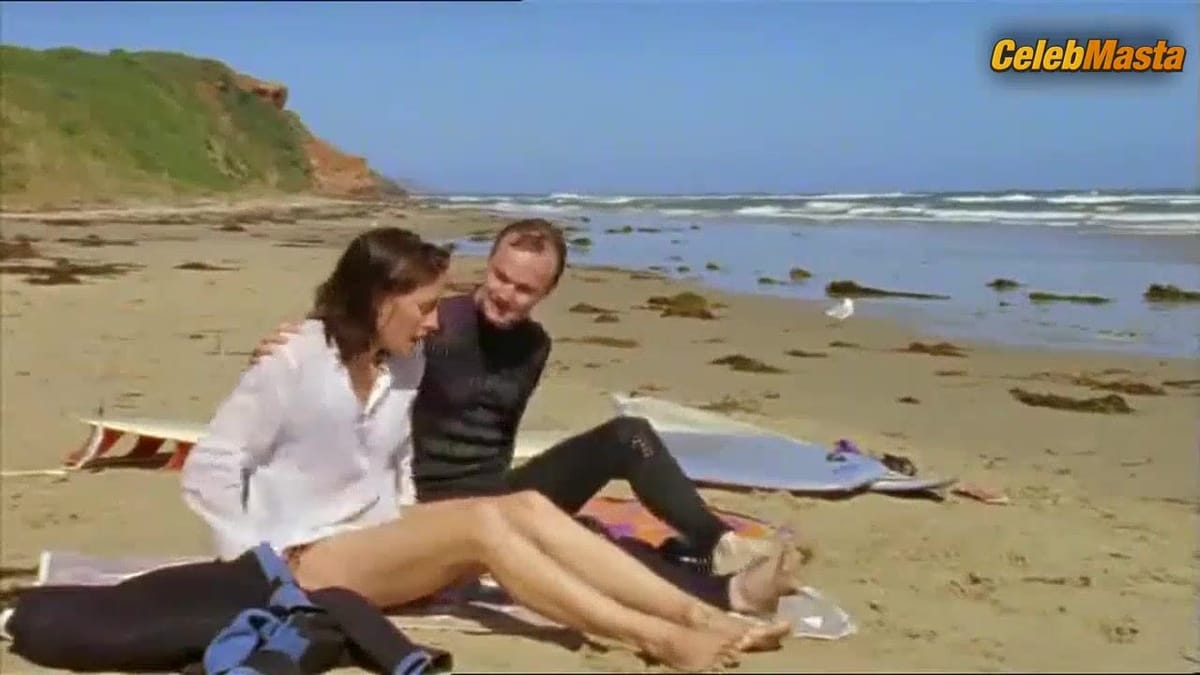 Claudia Karvan nude/sexy scene in The Secret Life Of Us