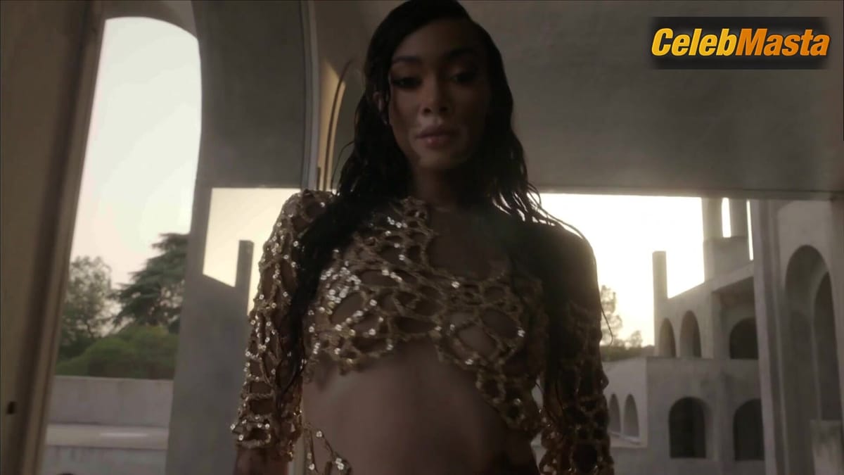 Winnie Harlow nude/sexy scene in Victoria's Secret The Tour '23