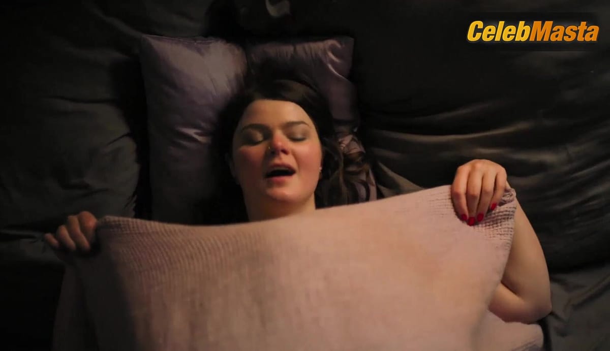 Jasmin Gerat, Sophie Passmann in Damaged Goods