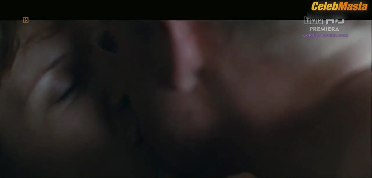 Karolina Gruszka nude/sexy scene in Trick