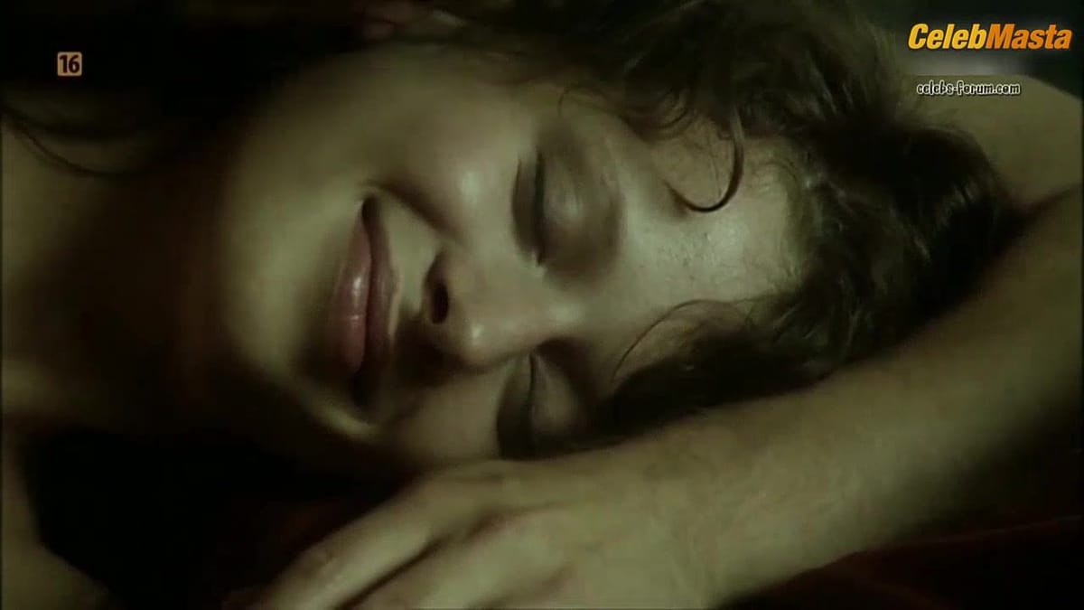 Karolina Gruszka in Oficer (2014)