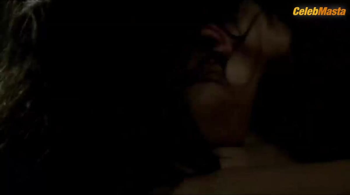 Karolina Gruszka nude/sexy scene in Kochankowie Z Marony