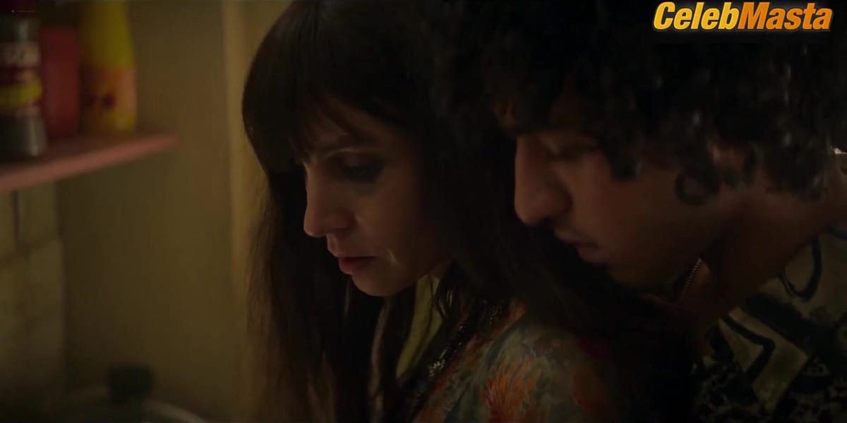 Camille Dochez in The 7 Lives Of Lea