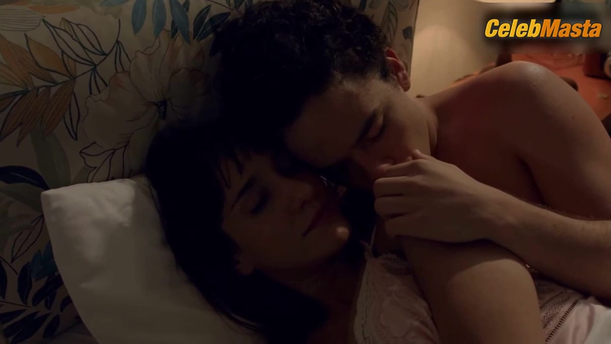 Cecilia Navia nude/sexy scene in Garzon Vive