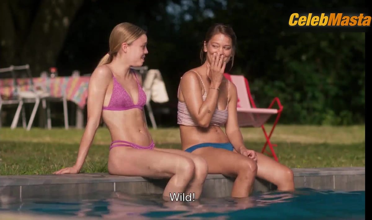 Britta Hammelstein, Lea Zoe Voss nude/sexy scene in The Sparrow In The Chimney