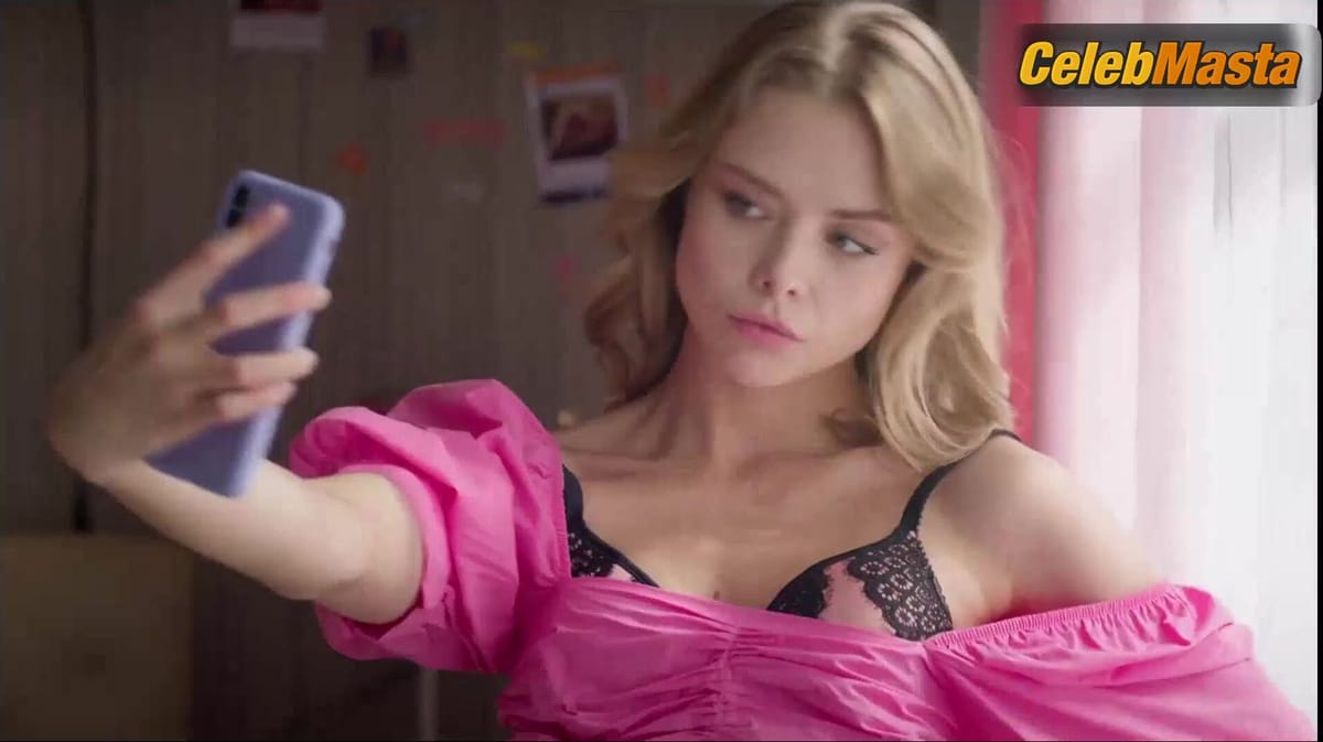 Anastasia Akatova nude/sexy scene in Ivan'ko