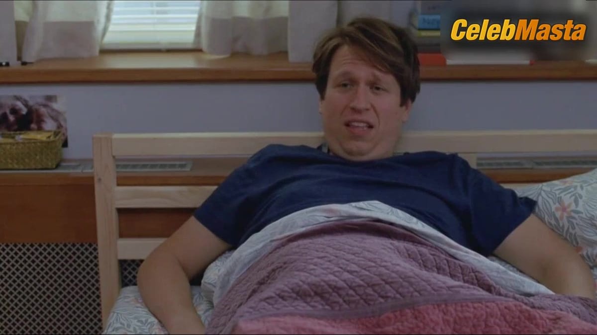 Jamie Lee nude/sexy scene in Crashing