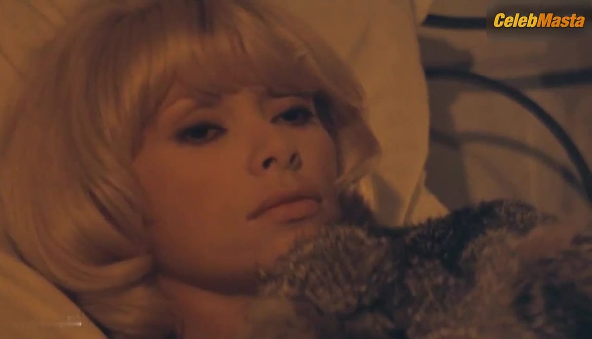 Mireille Darc in Laisse Aller...c'est Une Valse