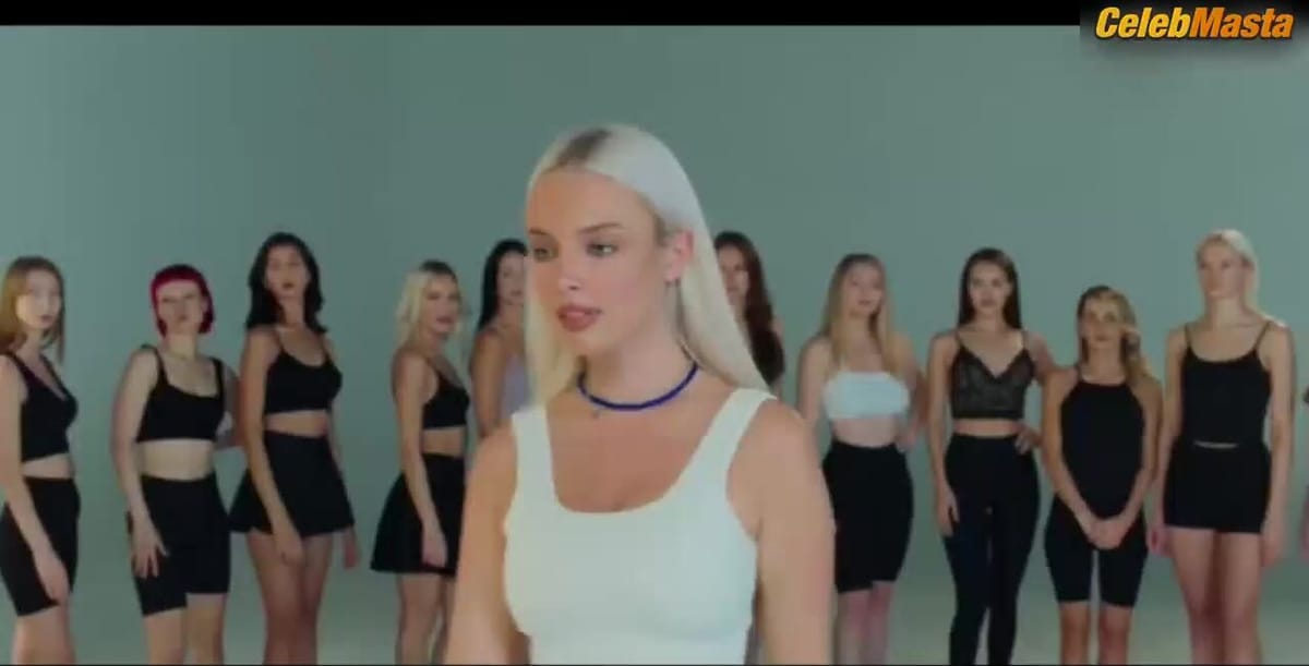 Anna Khilkevich in Univer. 13 Let Spustya