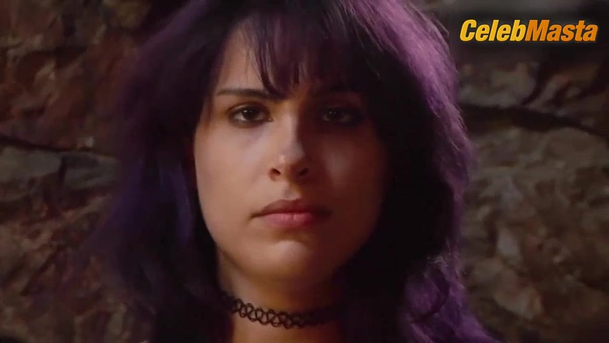 Desiree Akhavan in Creep 2