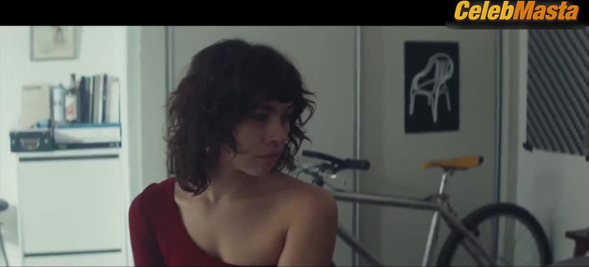 Greta Fernandez nude/sexy scene in Unicorns