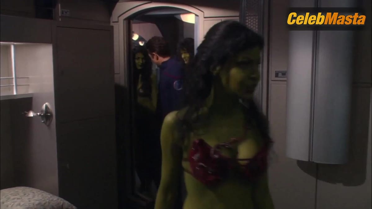 Cyia Batten in Star Trek Enterprise (2001)