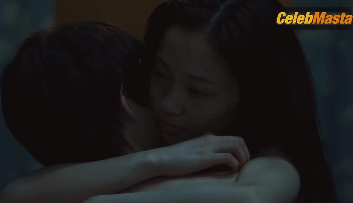Mone Akitani in Futon