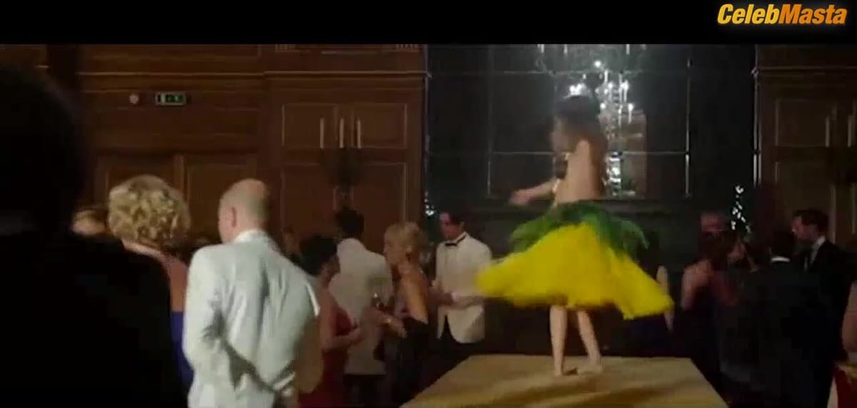 Laura Smet in Tiens Toi Droite