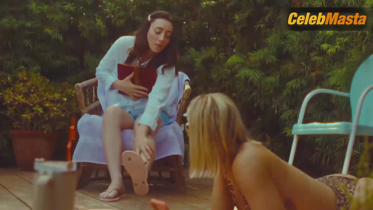 Greta Titelman nude/sexy scene in Toe