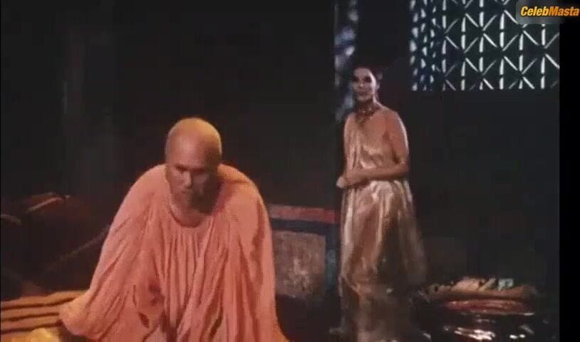 Elsa Martinelli in Le Plus Vieux Metier Du Monde