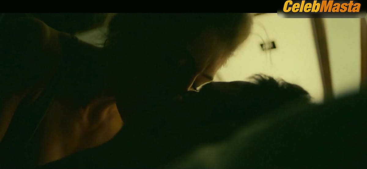 Alexandria Deberry nude/sexy scene in Presence