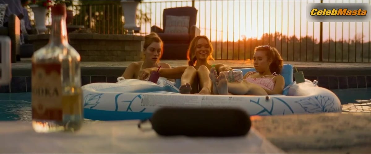 Kelley Pereira in The Runarounds (2025)