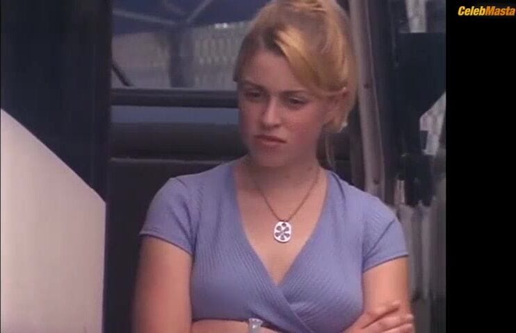 Laura Bertram in Fast Track