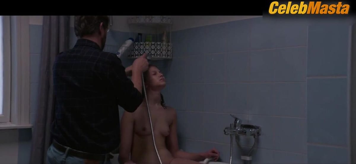Eili Harboe in Thelma